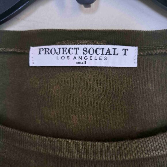 Project Social T Gray Mesh Shoulder Rounded Neckline Top - Picture 4 of 6